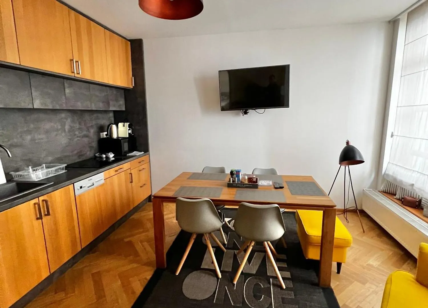Old Town Apartment - Terrace & Parking 프라하